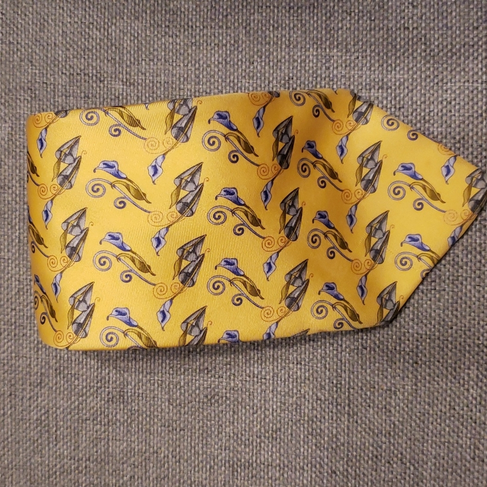 BURBERRY TIE